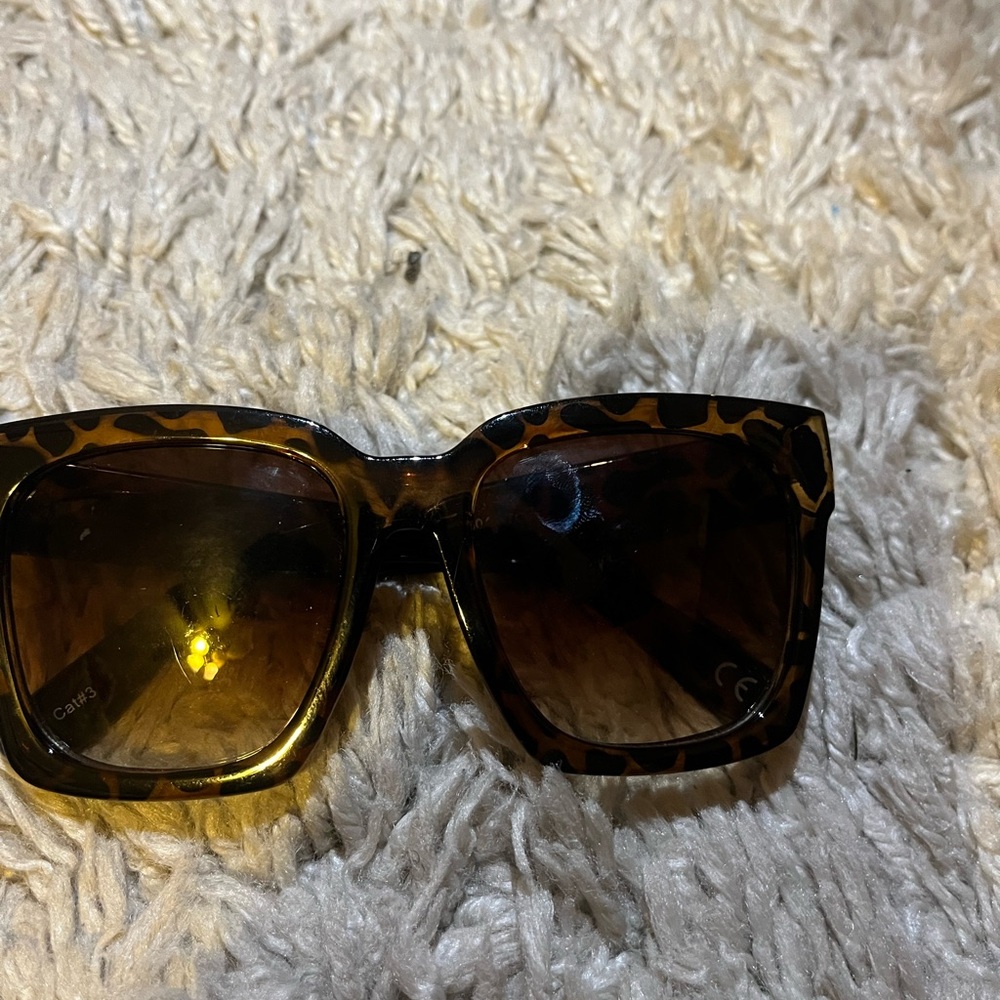 SHEIN Leopard Print Sunglasses